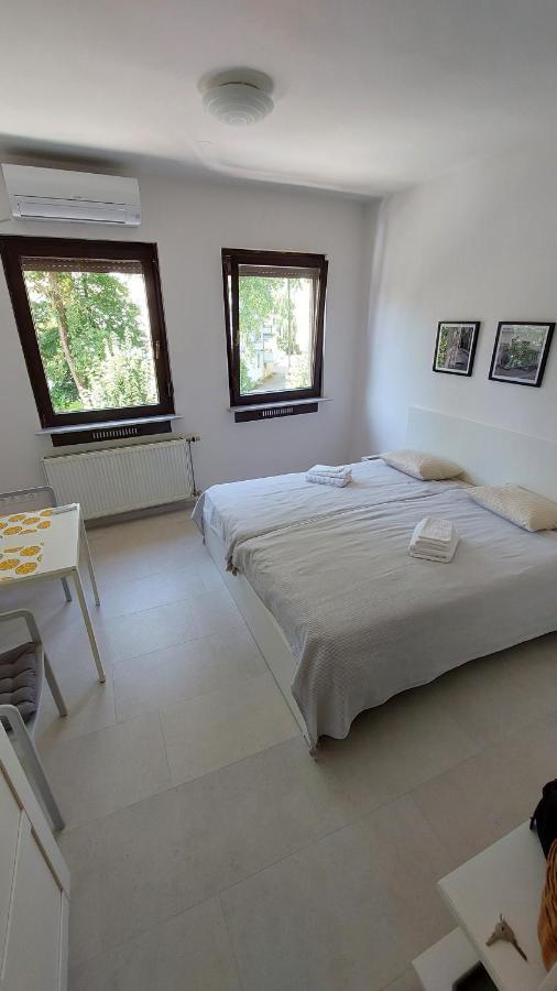 Cozy, Bright And Affordable Studio W/ Free Parking Liubliana Exterior foto